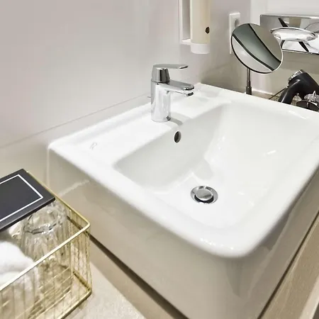 Elaya City, Trademark Collection By Wyndham 4*