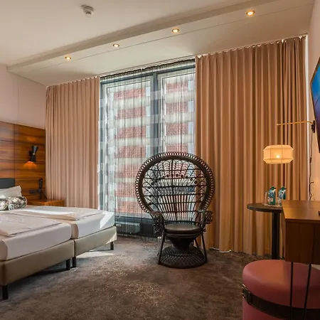 Elaya Hotell München