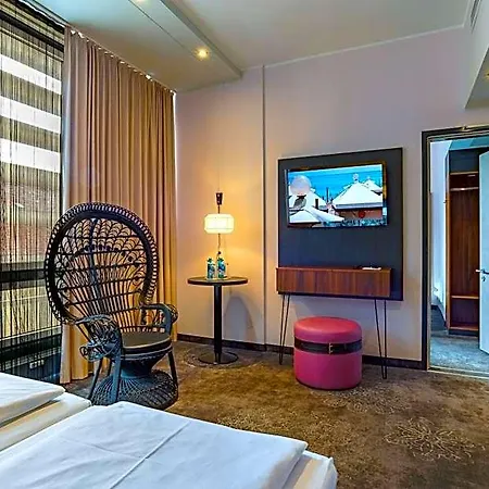 Elaya City, Trademark Collection By Wyndham מלון