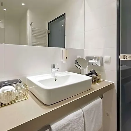 Elaya City, Trademark Collection By Wyndham 4*
