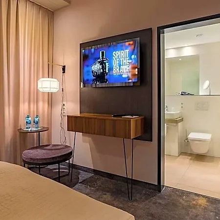 מלון Elaya City, Trademark Collection By Wyndham 4*