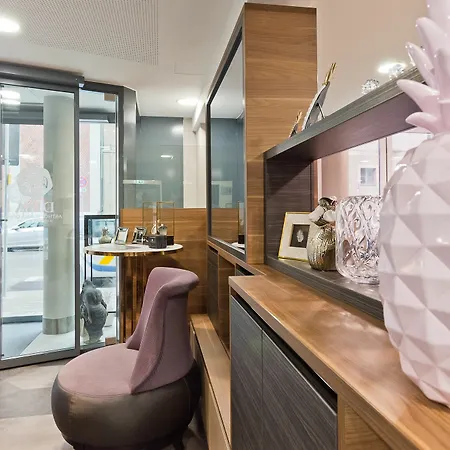 Elaya 4* Munich
