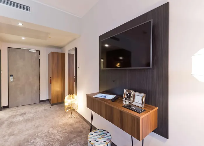 Otel Elaya